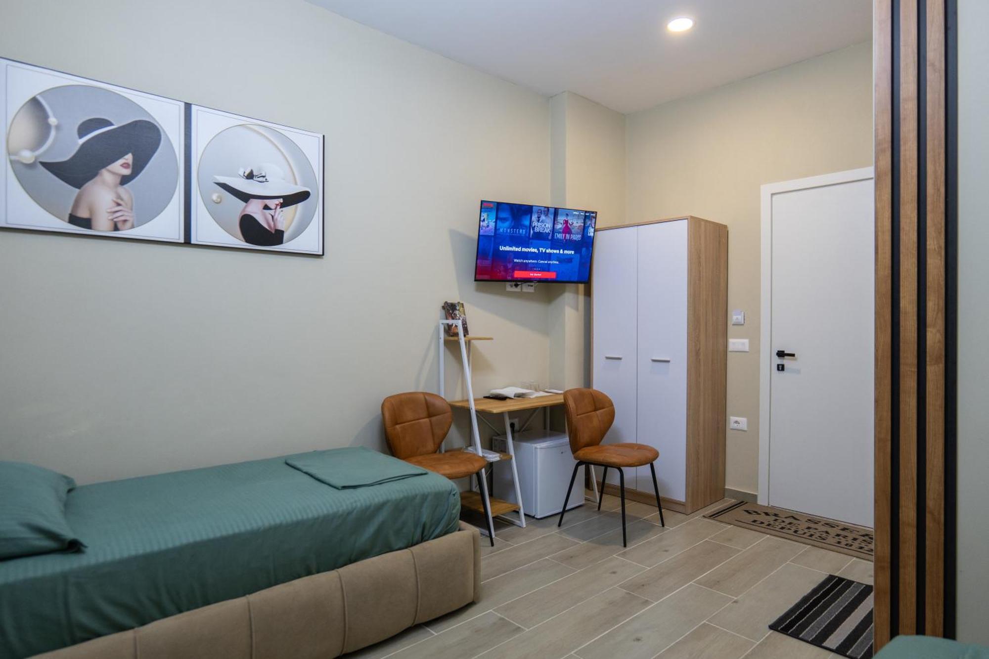 City Center Rooms And Apartments Durrës Exteriör bild