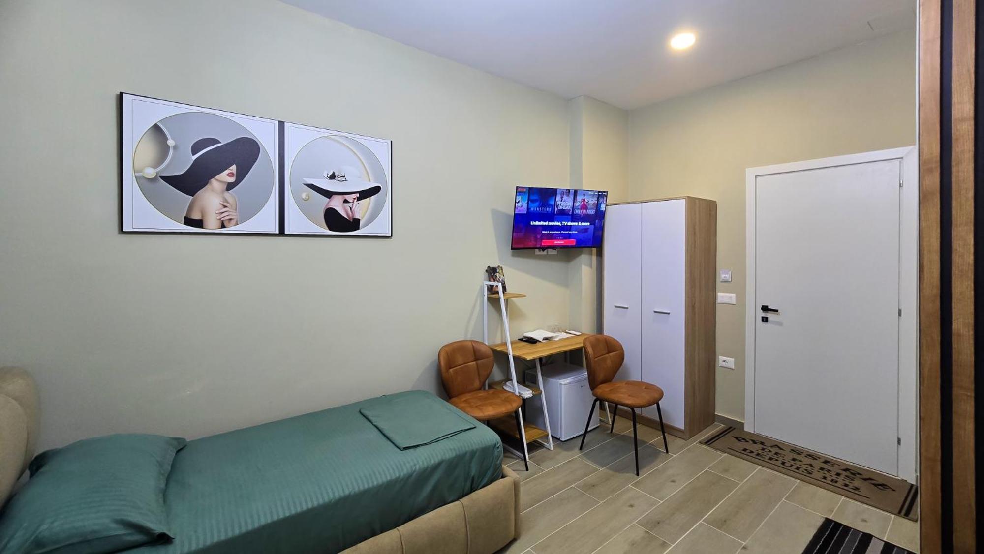 City Center Rooms And Apartments Durrës Exteriör bild